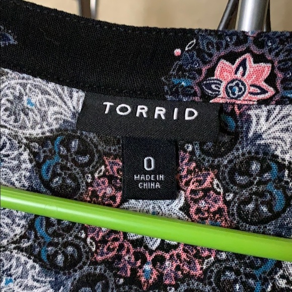 ➕Torrid Button Down Print Tunic Size 0X - Picture 7 of 8